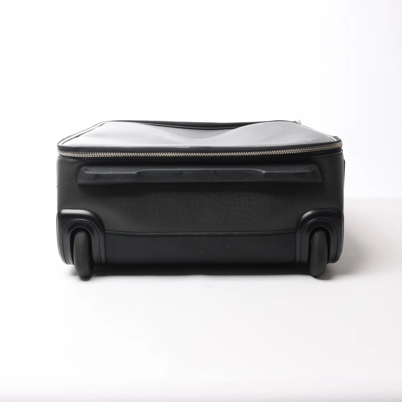 Louis Vuitton Louis Vuitton Pegase 55 Taiga Leather Travel Bag in Black M23312 Zwart