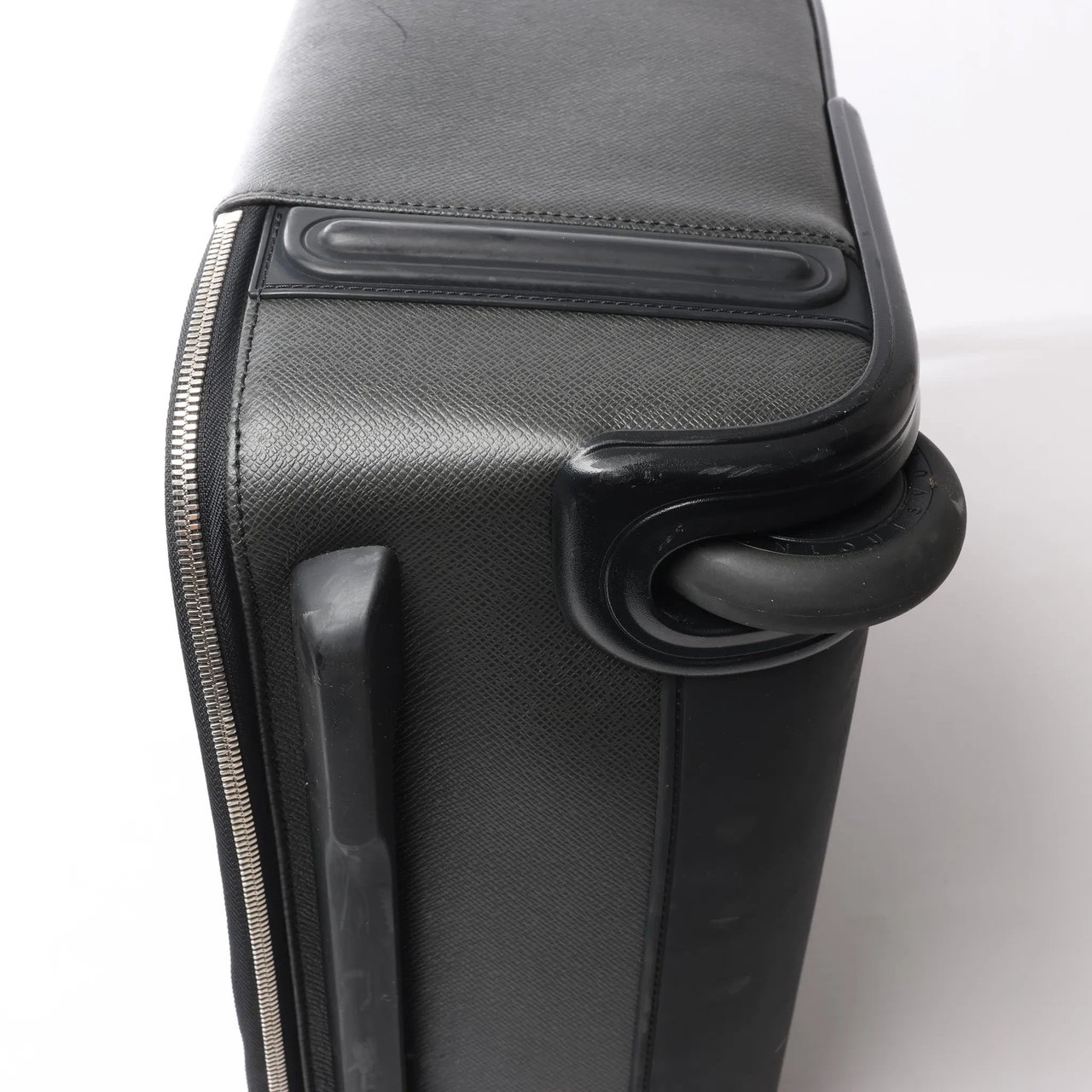 Louis Vuitton Louis Vuitton Pegase 55 Taiga Leather Travel Bag in Black M23312 Zwart