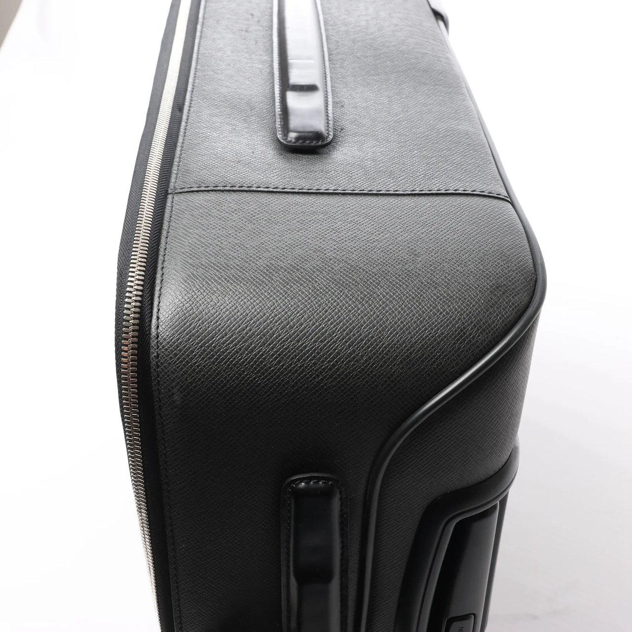 Louis Vuitton Louis Vuitton Pegase 55 Taiga Leather Travel Bag in Black M23312 Zwart