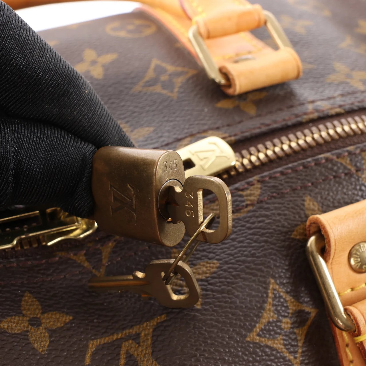 Louis Vuitton Louis Vuitton Keepall Bandoulière 55 Monogram Canvas Travel Bag in Brown M41414 Bruin