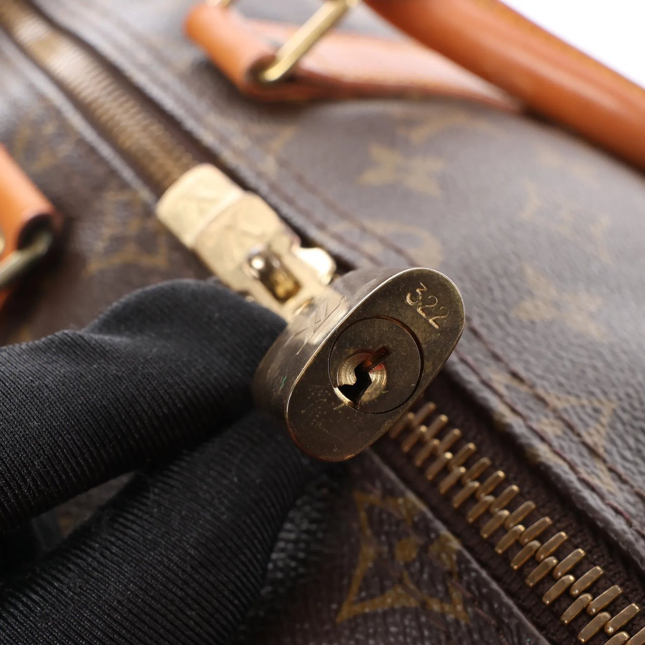 Louis Vuitton Louis Vuitton Keepall 50 Monogram Canvas Travel Bag in Brown M41426 Bruin