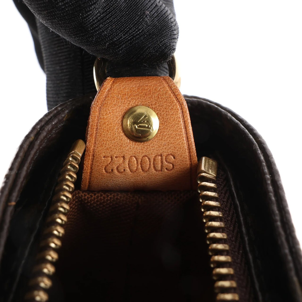 Louis Vuitton Louis Vuitton Cabas Mezzo Monogram Shoulder Bag in Brown M51151 Bruin