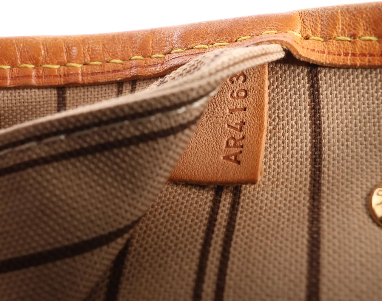 Louis Vuitton Louis Vuitton Neverfull PM Monogram Canvas Shoulder Bag in Brown M41000 Bruin