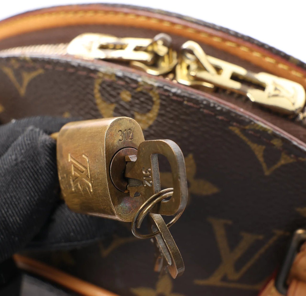 Louis Vuitton Louis Vuitton Ellipse PM Monogram Canvas Handbag in Brown M51127 Bruin