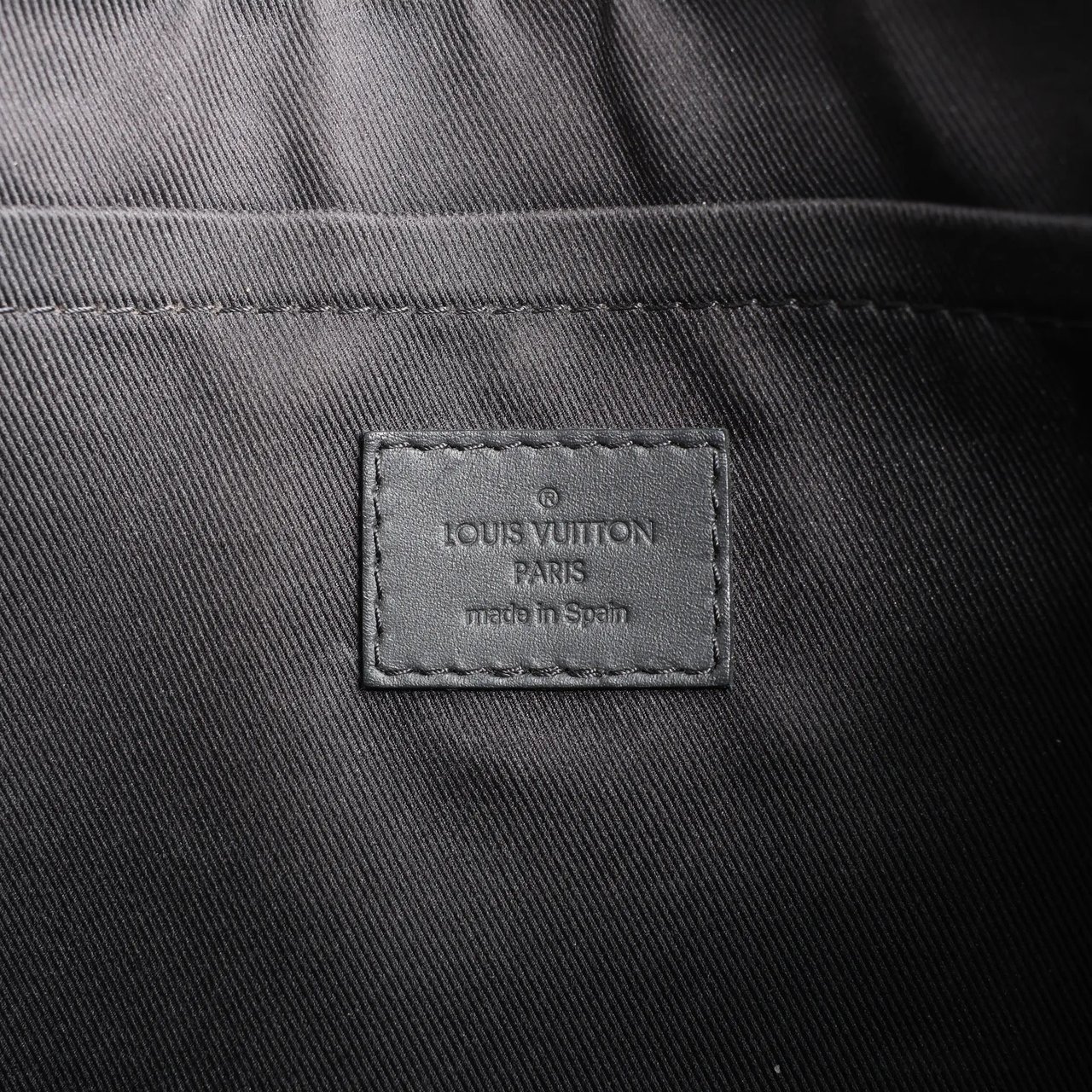 Louis Vuitton Louis Vuitton Pochette Discovery Monogram Shadow Clutch in Black M62903 Zwart