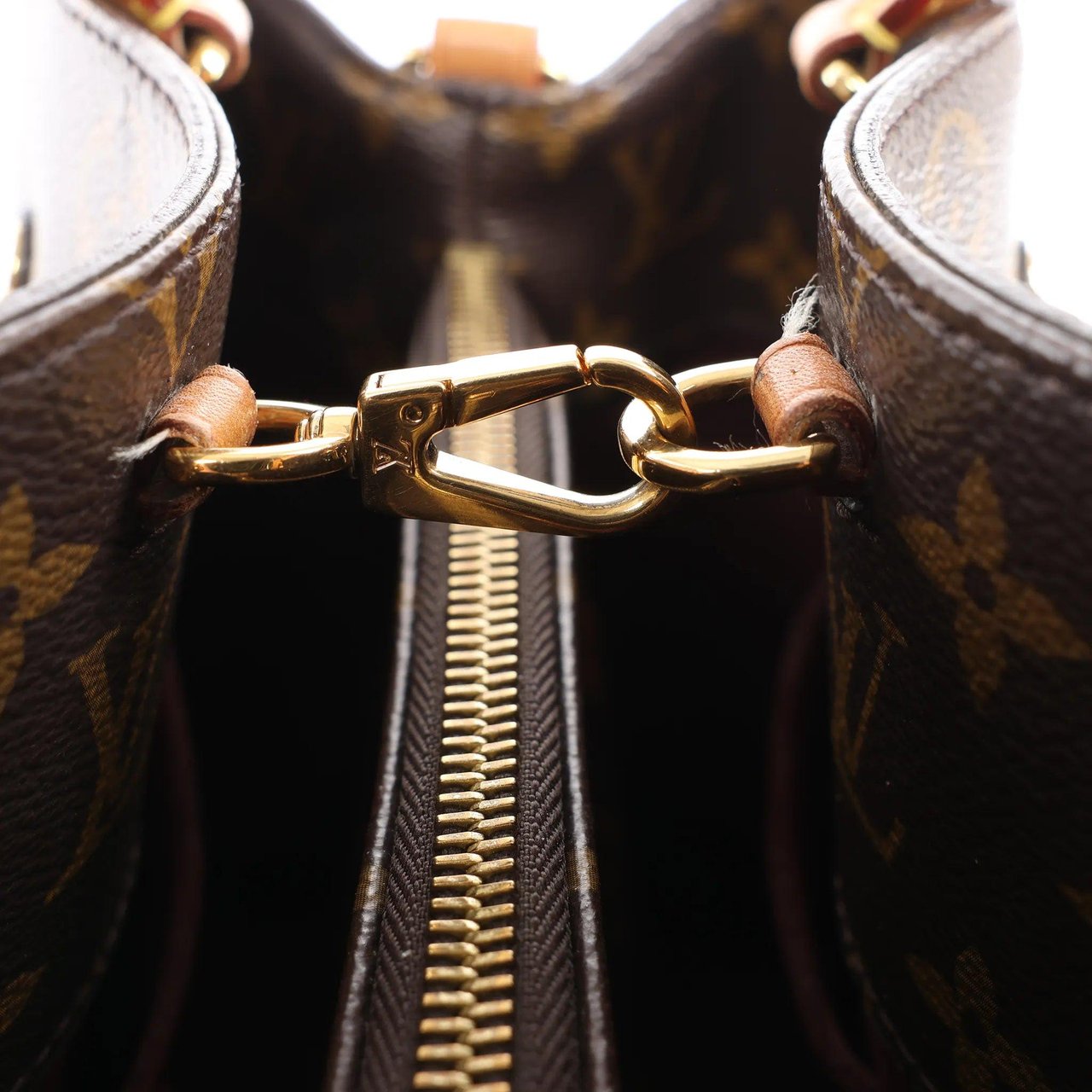 Louis Vuitton Louis Vuitton Montaigne MM Monogram Canvas 2Way Handbag in Brown M41056 Bruin