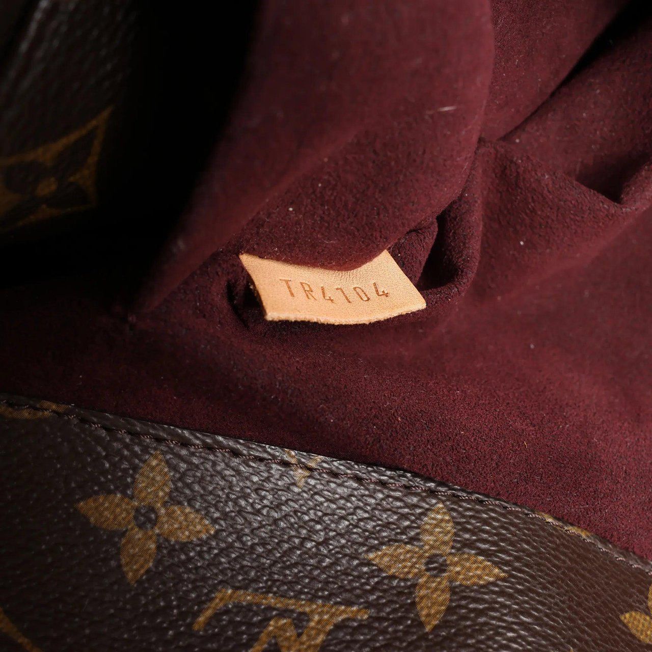 Louis Vuitton Louis Vuitton Montaigne MM Monogram Canvas 2Way Handbag in Brown M41056 Bruin