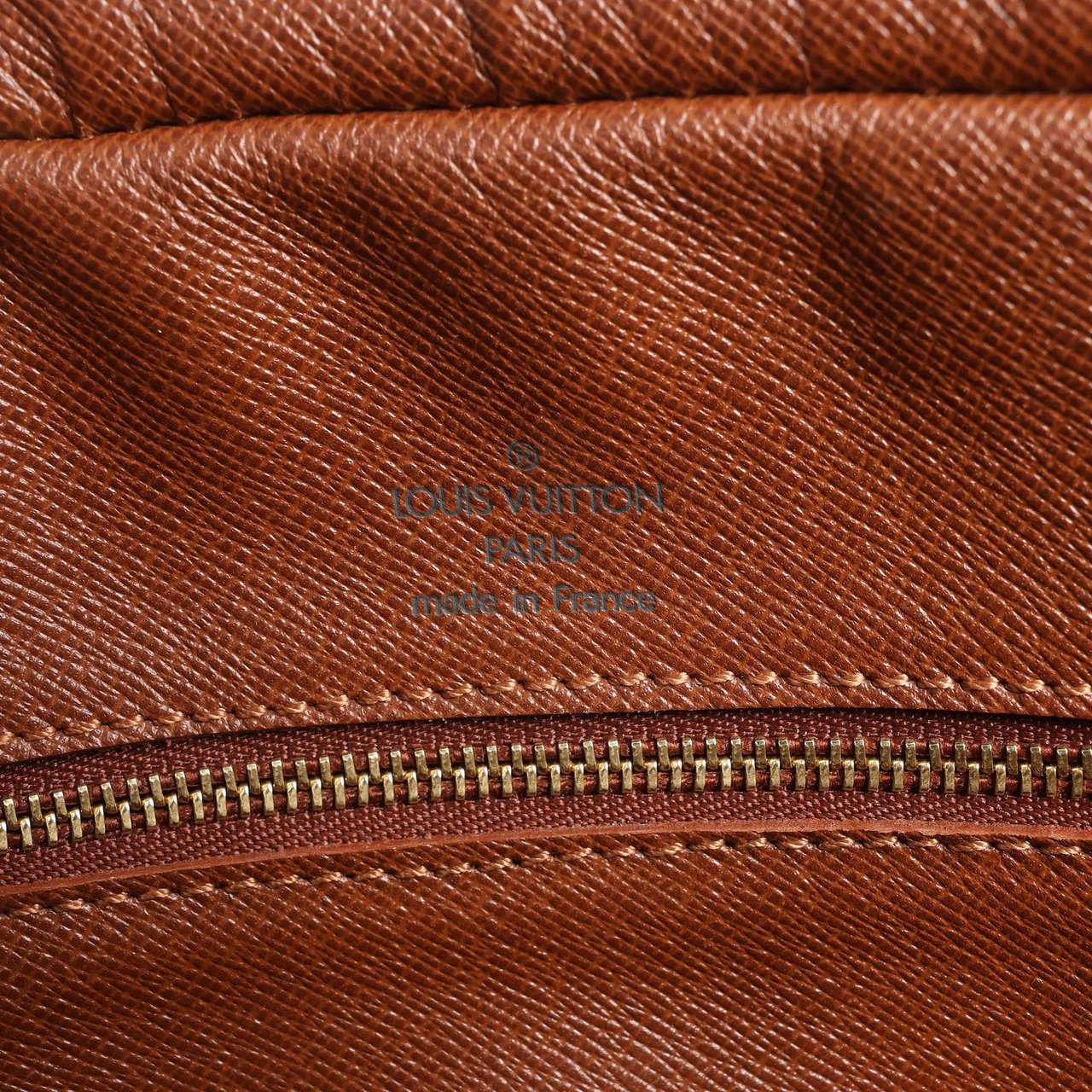 Louis Vuitton Louis Vuitton Porte Documents Voyage Monogram Canvas Handbag in Brown M53361 Bruin