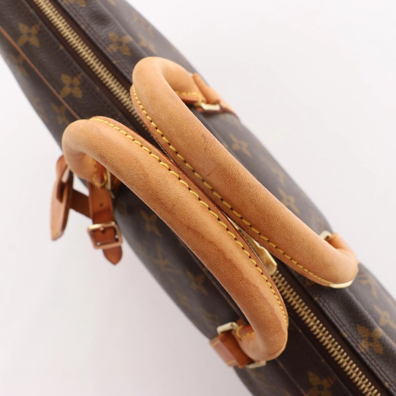 Louis Vuitton Louis Vuitton Porte Documents Voyage Monogram Canvas Handbag in Brown M53361 Bruin