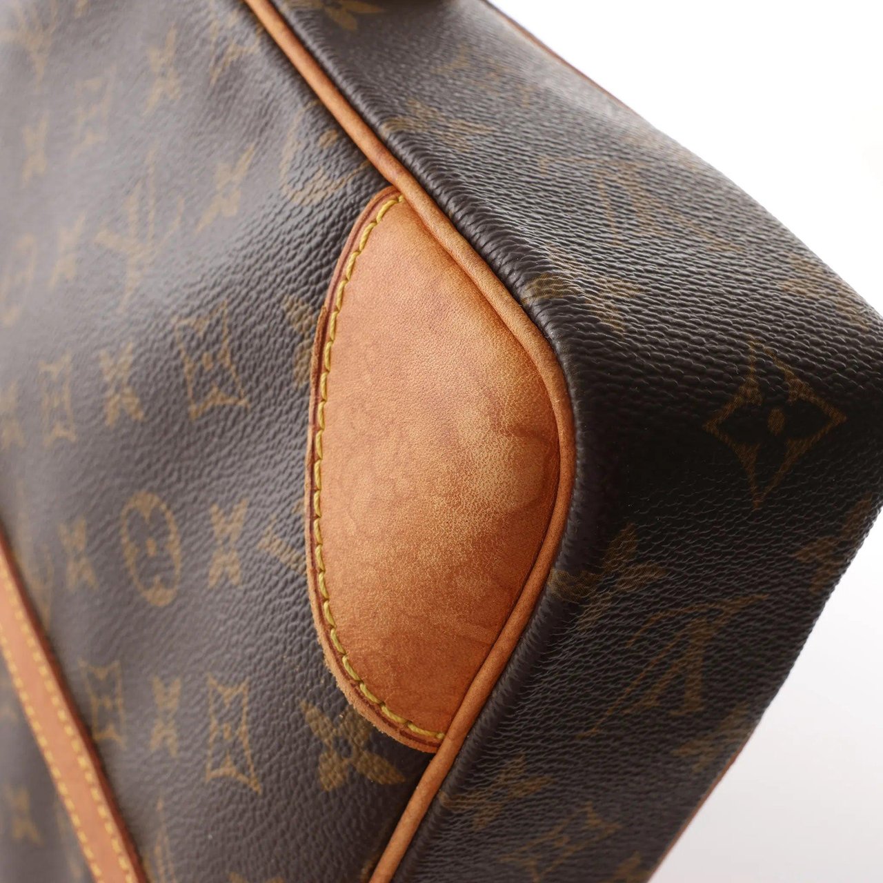 Louis Vuitton Louis Vuitton Porte Documents Voyage Monogram Canvas Handbag in Brown M53361 Bruin