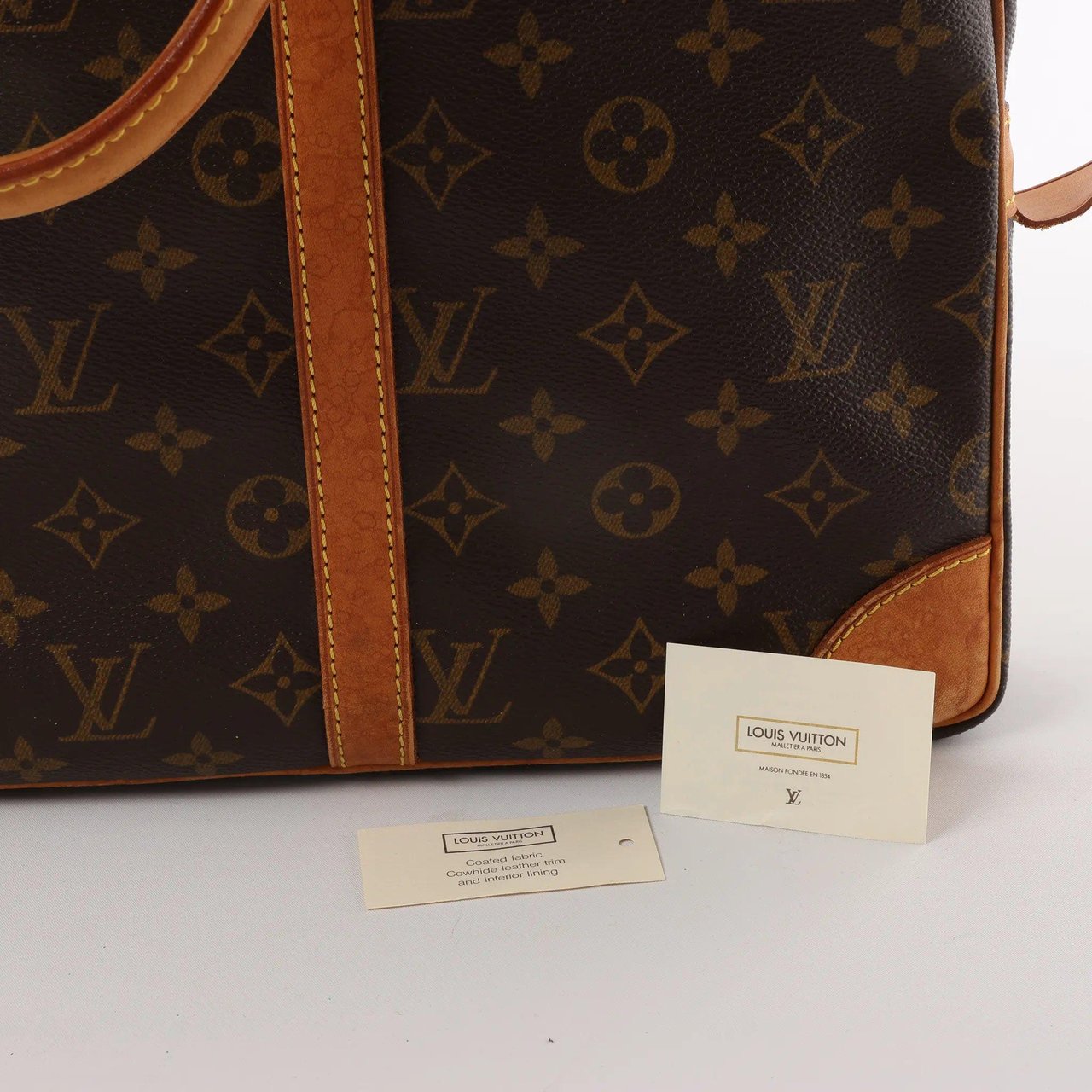 Louis Vuitton Louis Vuitton Porte Documents Voyage Monogram Canvas Handbag in Brown M53361 Bruin