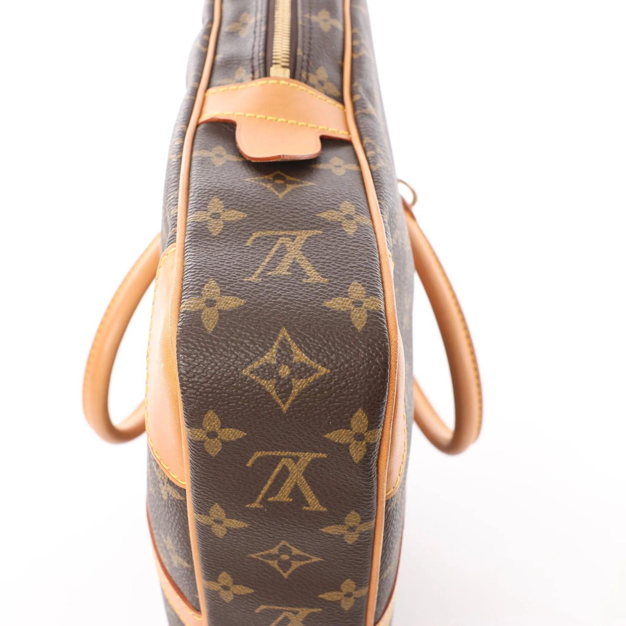 Louis Vuitton Louis Vuitton Porte Documents Voyage Monogram Canvas Handbag in Brown M53361 Bruin