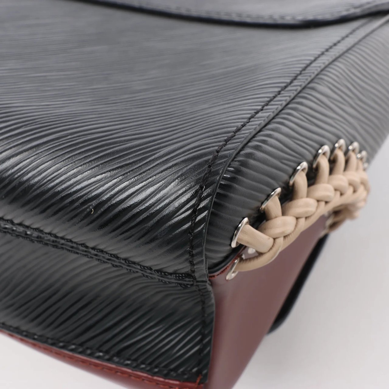 Louis Vuitton Louis Vuitton Epi Leather Twist MM Shoulder Bag in Black M42449 Zwart