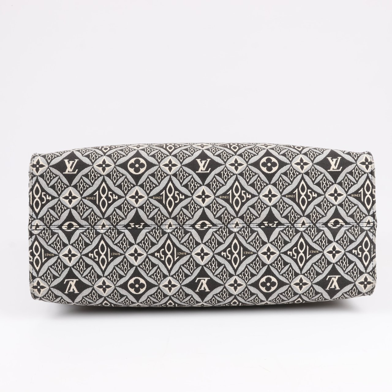 Louis Vuitton Louis Vuitton Since 1854 OnTheGo GM Handbag in Black x White M57207 Divers