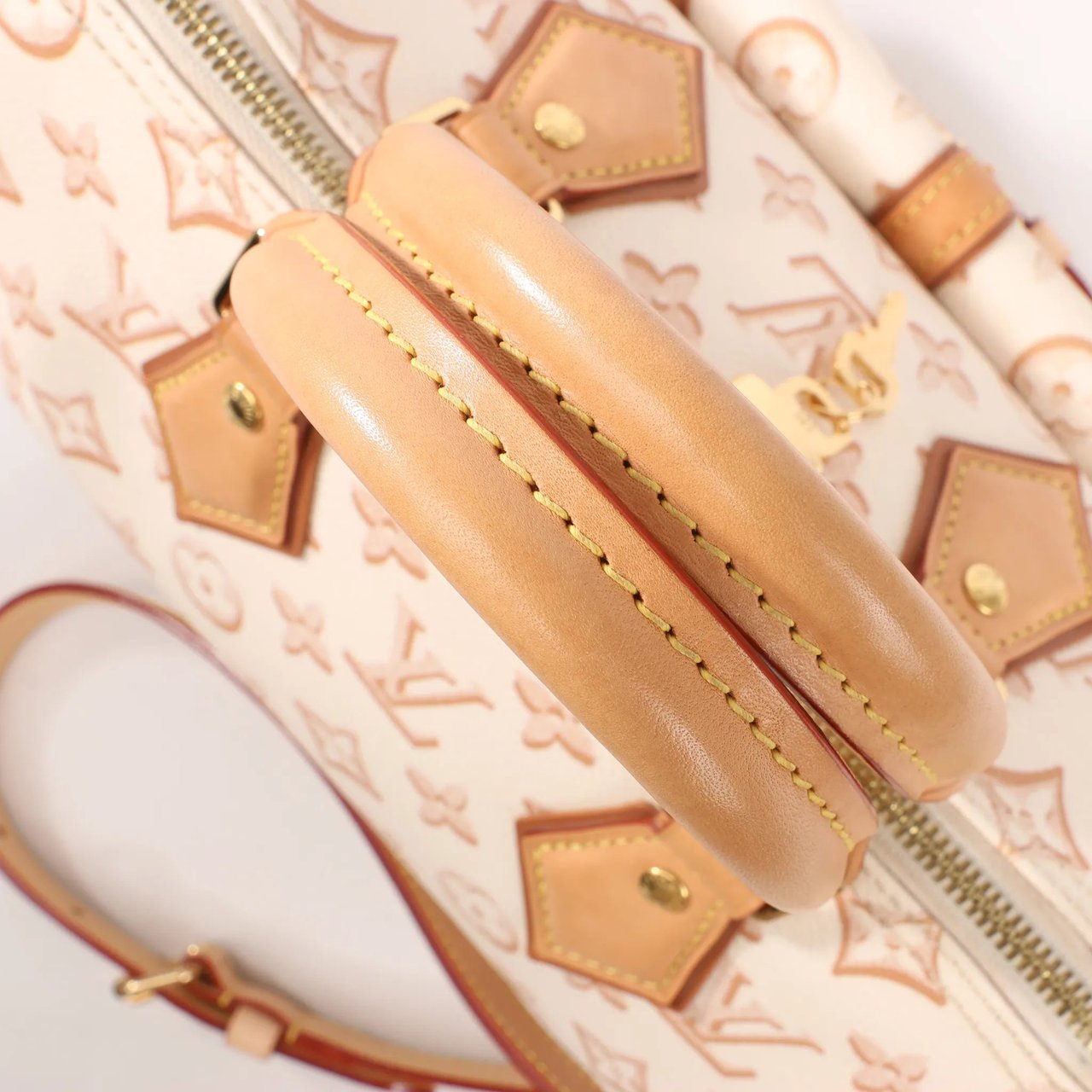 Louis Vuitton Louis Vuitton Speedy Bandouliere 25 Monogram Canvas Handbag in Beige M20919 Beige