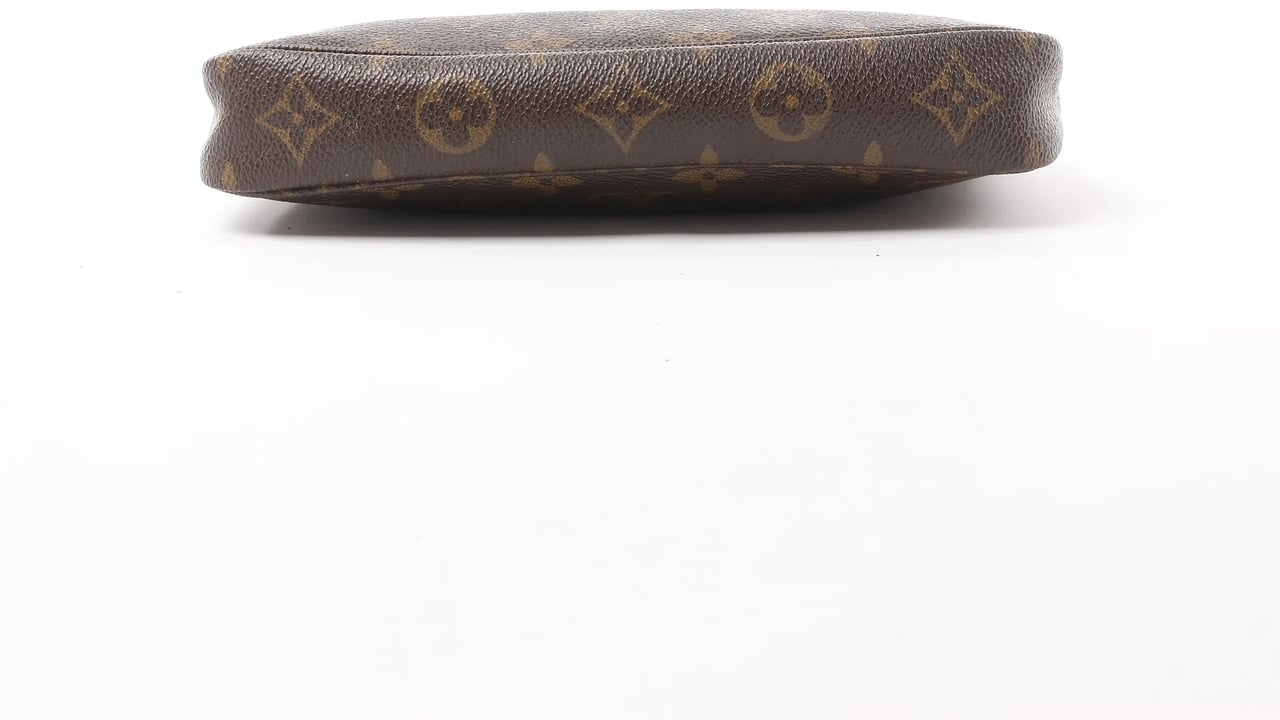 Louis Vuitton Louis Vuitton Pochette Accessoir Monogram Canvas Handbag in Brown M51980 Bruin