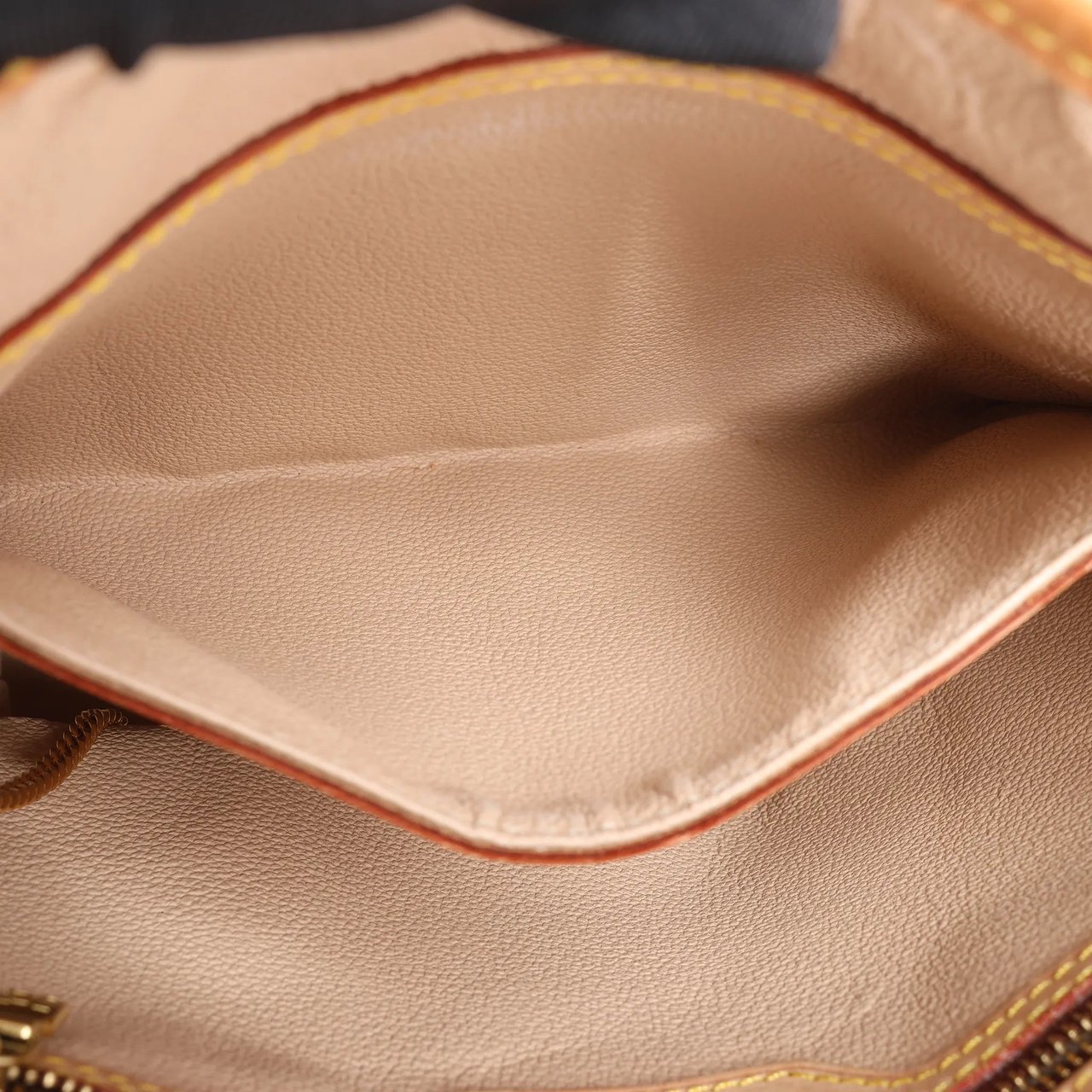 Louis Vuitton Louis Vuitton Bucket PM Monogram Canvas Shoulder Bag in Brown M42238 Bruin