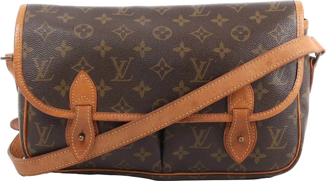 Louis Vuitton Louis Vuitton Gibecière MM Monogram Canvas Crossbody Bag in Brown M42247 Bruin
