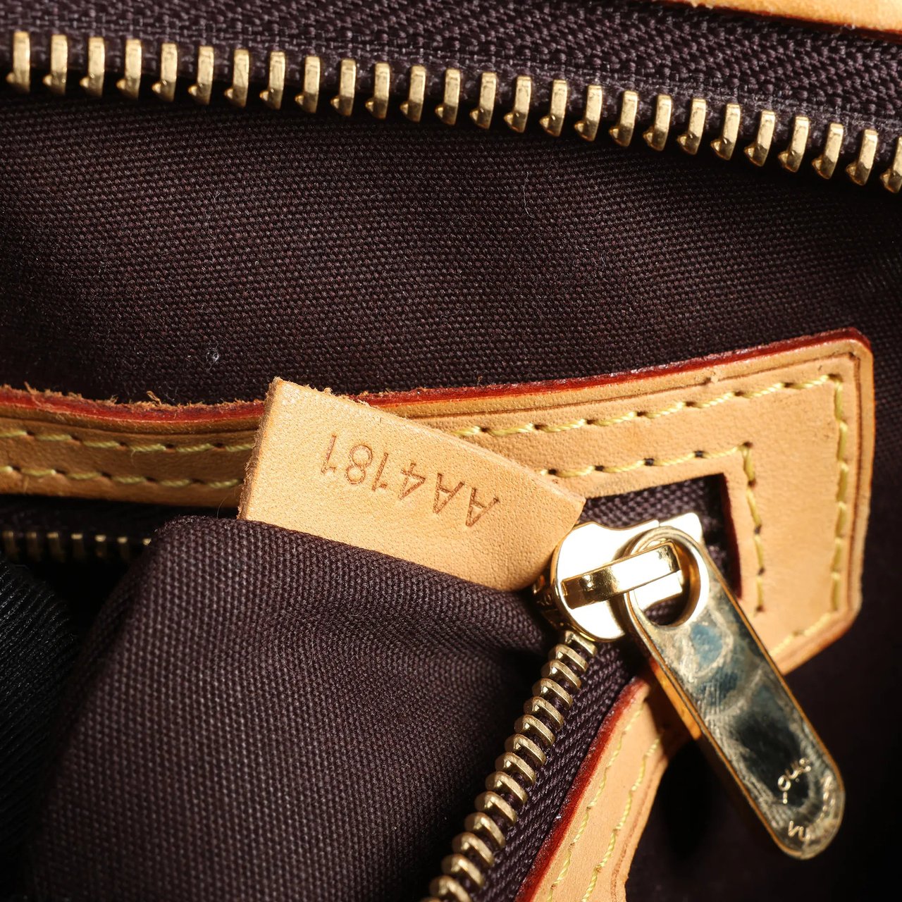 Louis Vuitton Louis Vuitton Blair MM Vernis 2Way Handbag in Amarante M91690 Maroon