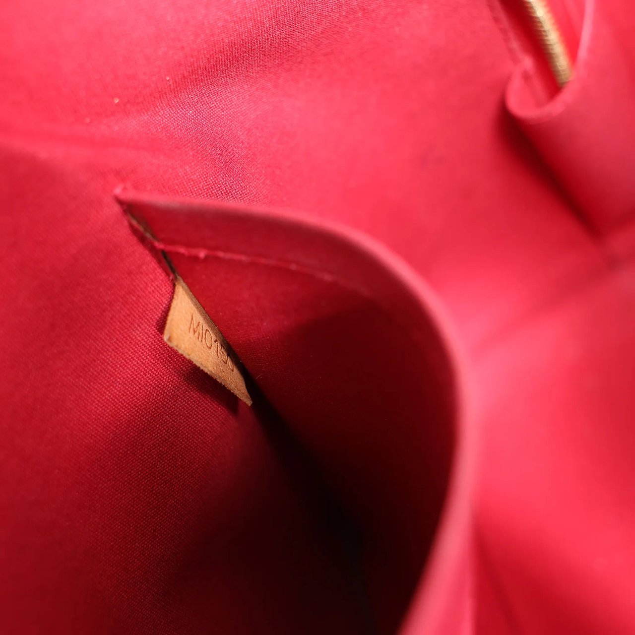 Louis Vuitton Louis Vuitton Alma GM Vernis Leather Handbag in Red M93596 Rood