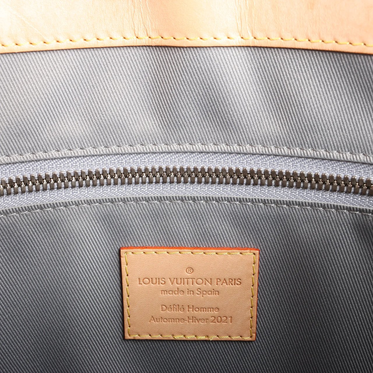Louis Vuitton Louis Vuitton Sac Plat Limited Edition Monogram Mirror Handbag in Silver M45884 Zilver