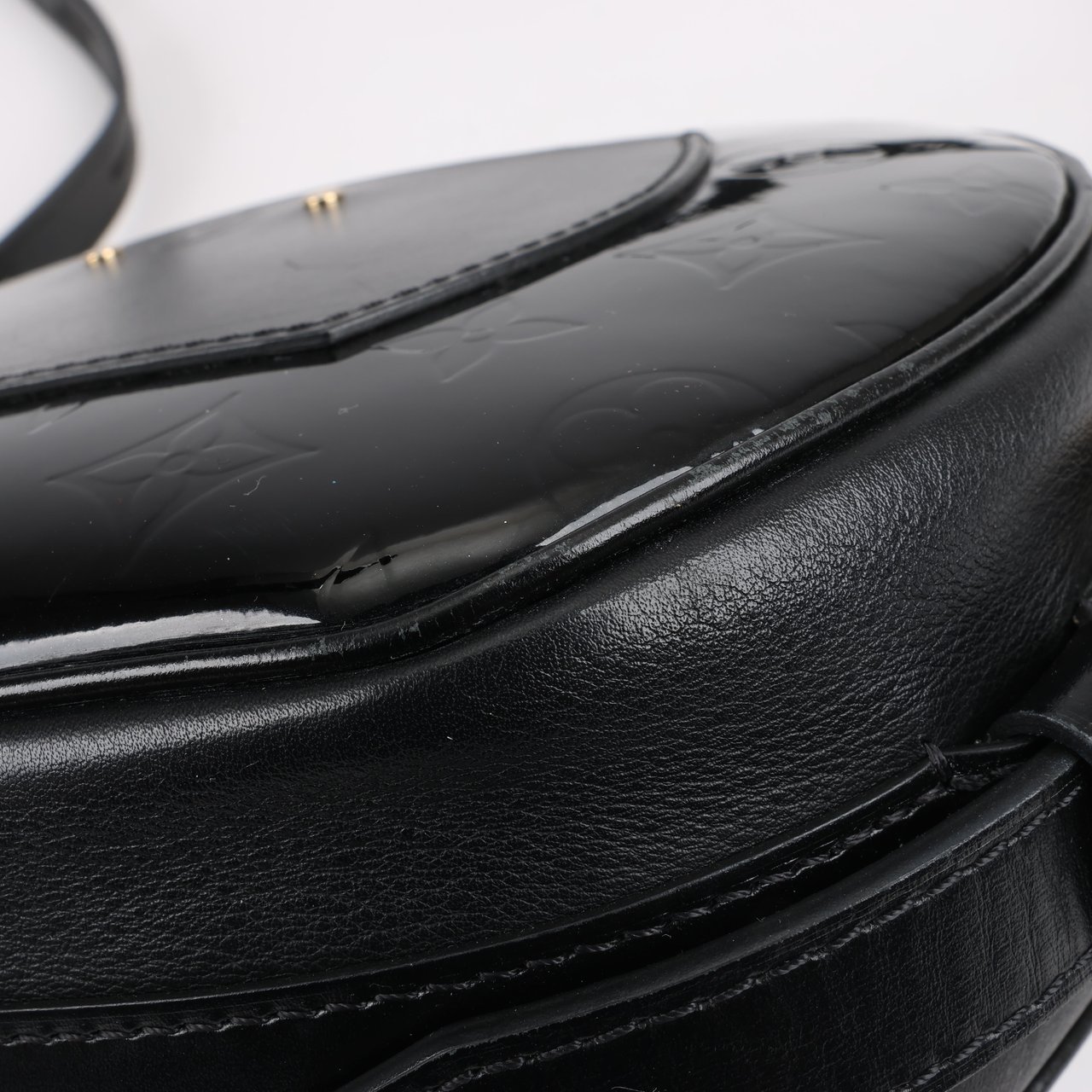 Louis Vuitton Louis Vuitton Boite Chapeau Souple Vernis Leather Crossbody Bag in Black M53999 Zwart