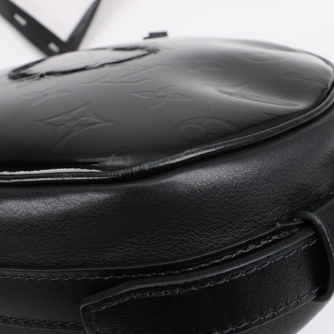 Louis Vuitton Louis Vuitton Boite Chapeau Souple Vernis Leather Crossbody Bag in Black M53999 Zwart