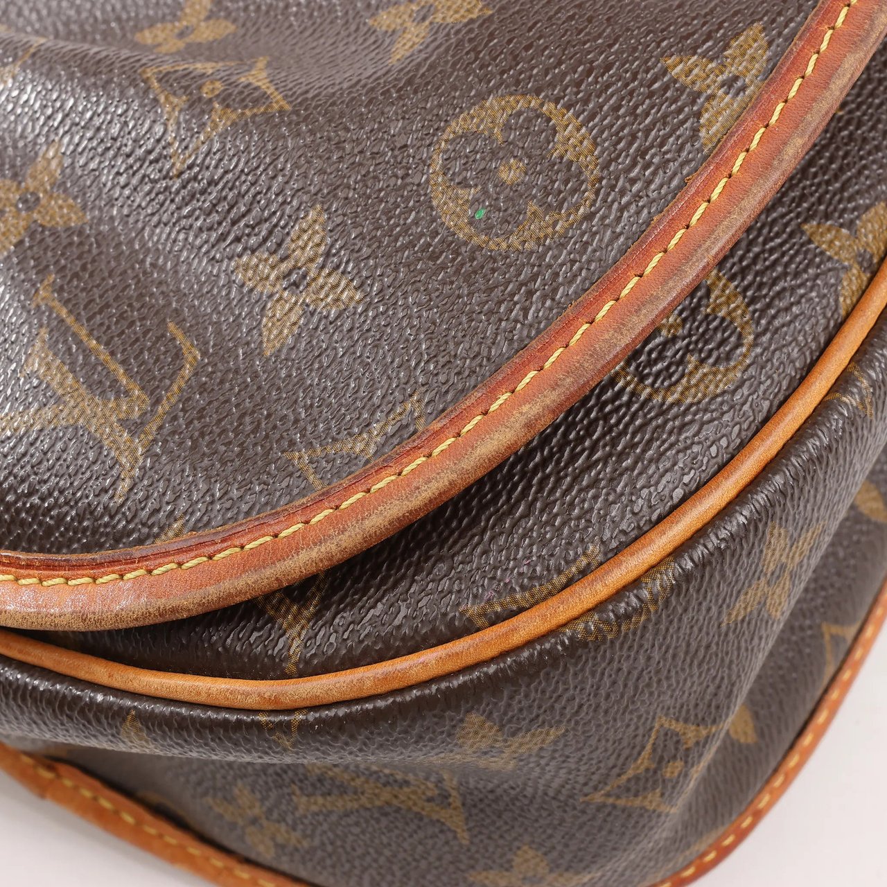 Louis Vuitton Louis Vuitton Monogram Canvas Menilmontant PM Crossbody Bag M40474 Bruin