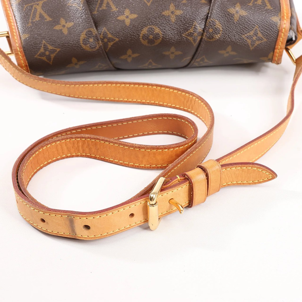 Louis Vuitton Louis Vuitton Monogram Canvas Menilmontant PM Crossbody Bag M40474 Bruin