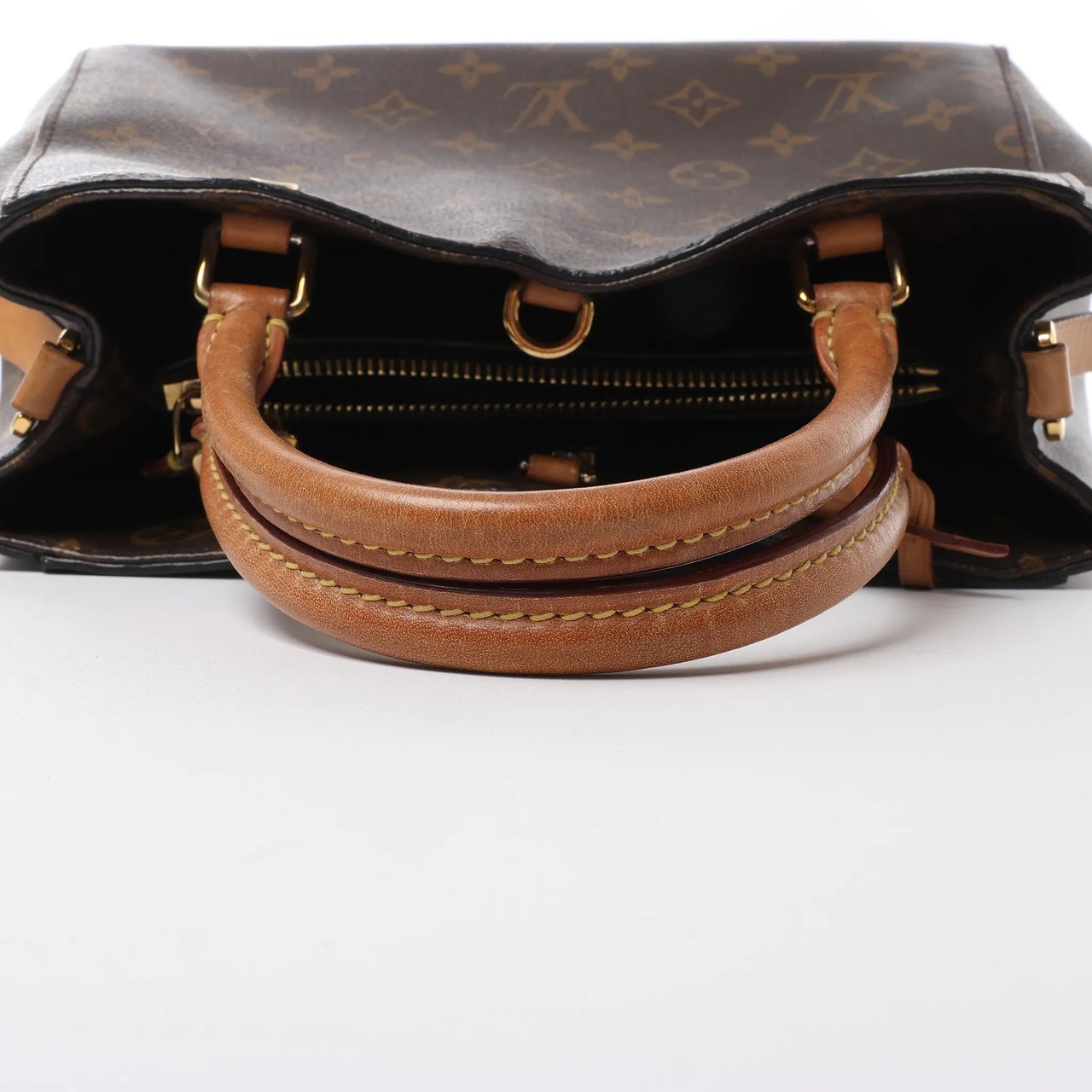 Louis Vuitton Louis Vuitton Montaigne BB Monogram Canvas Handbag in Brown M41055 Bruin