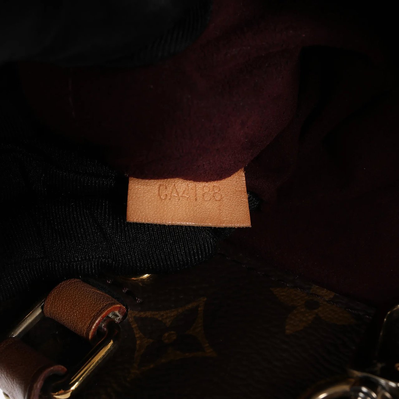 Louis Vuitton Louis Vuitton Montaigne BB Monogram Canvas Handbag in Brown M41055 Bruin
