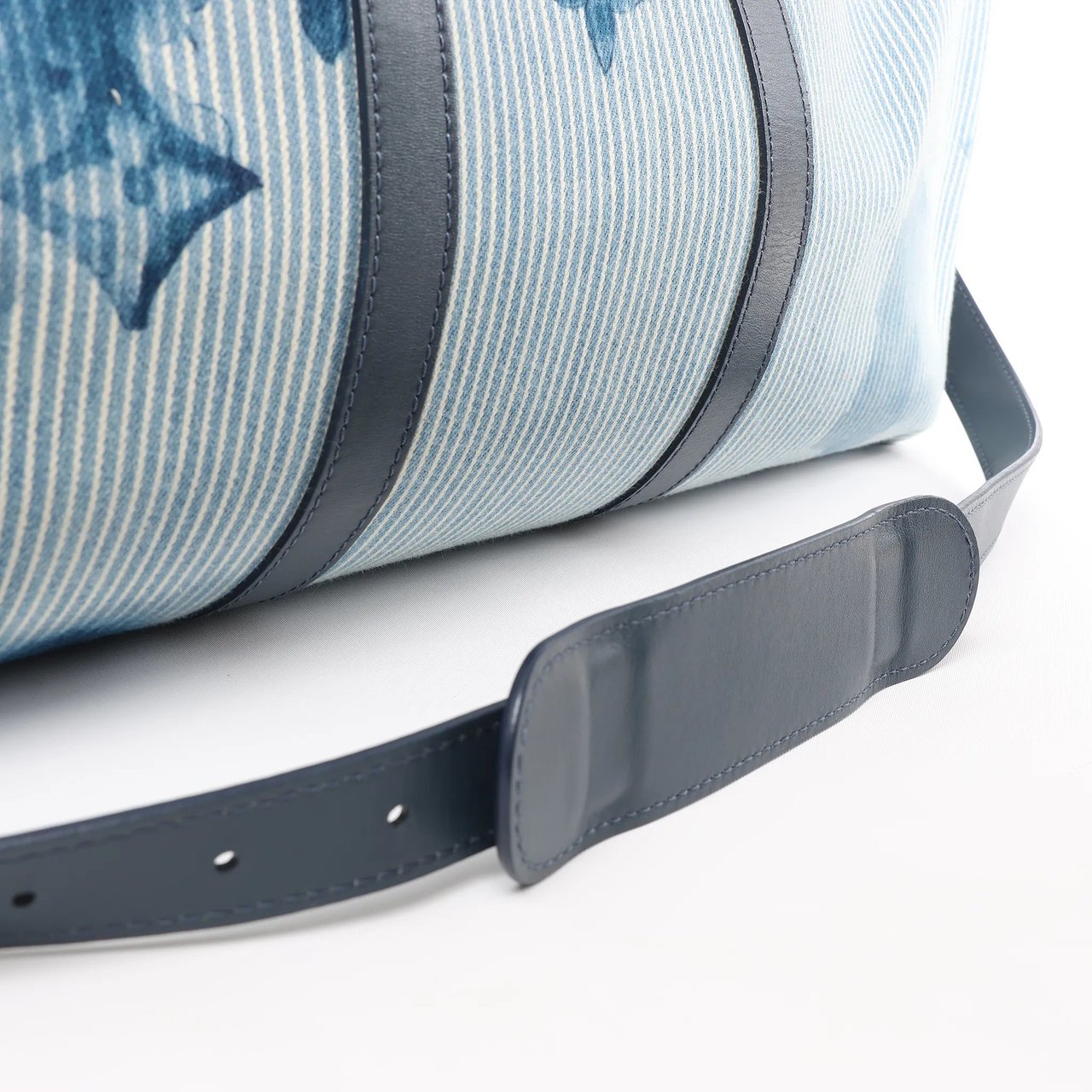 Louis Vuitton Louis Vuitton Keepall Bandoulière 50 Monogram Water Color Travel Bag in Blue x White M57946 Divers