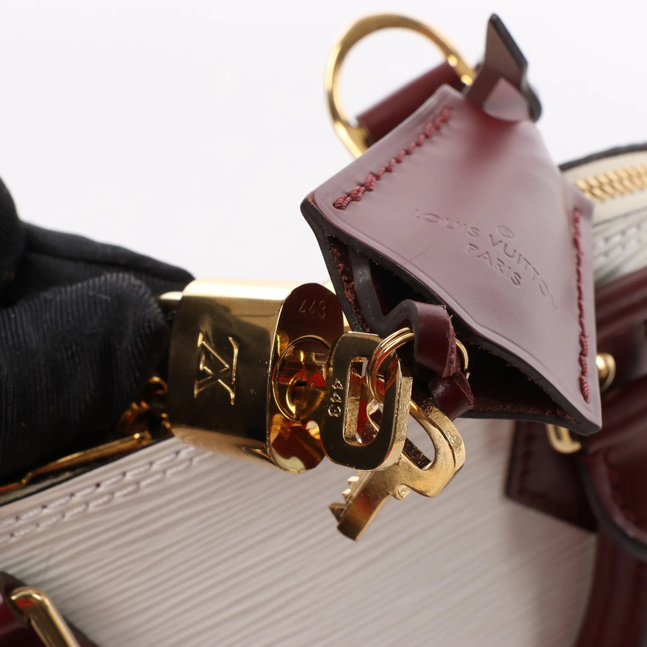 Louis Vuitton Louis Vuitton Alma BB Epi Leather 2Way Handbag in White x Burgundy M53589 Divers