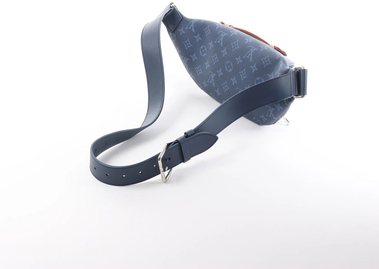 Louis Vuitton Rush Monogram Heritage Belt Bag in Blue M26821 Blauw