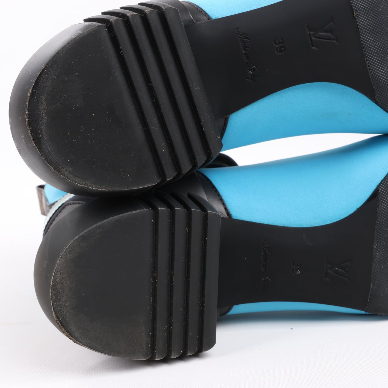 Louis Vuitton Neoprene Deep Sea Ankle Boot in Blue, Size 39 EU Blauw
