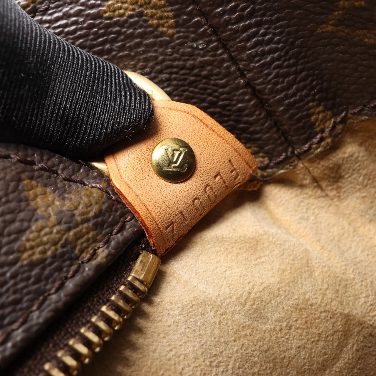 Louis Vuitton Luco Monogram Canvas Shoulder Bag in Brown M51155 Bruin