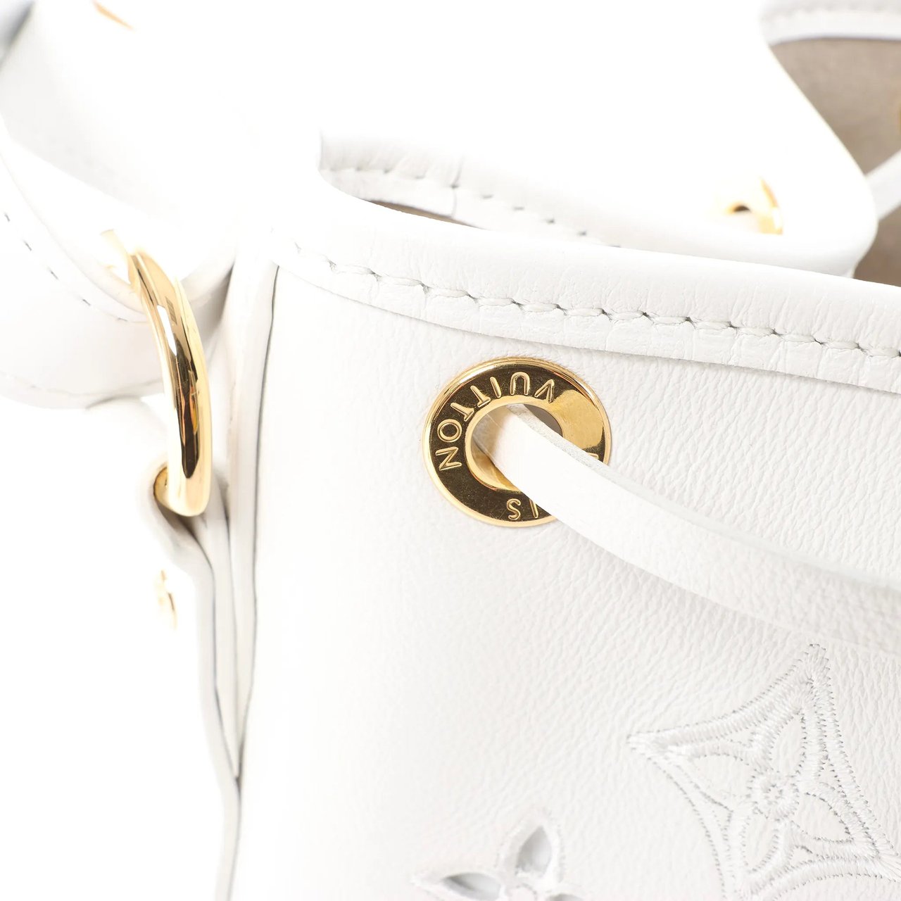 Louis Vuitton Louis Vuitton Petit Noe NM Monogram Cutout Shoulder Bag in White M20740 Wit