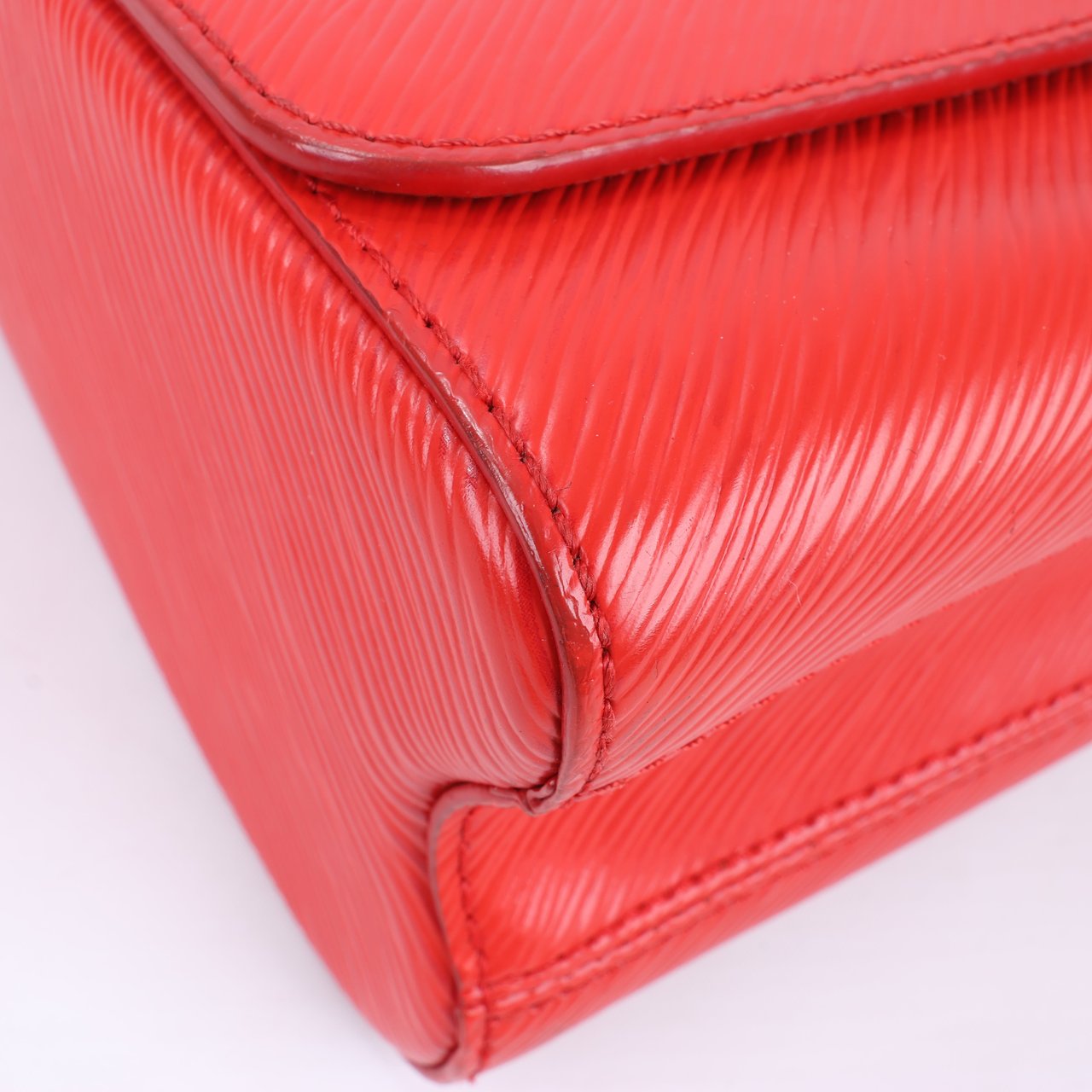 Louis Vuitton Epi Leather Twist Shoulder Bag MM in Red M50523 Rood