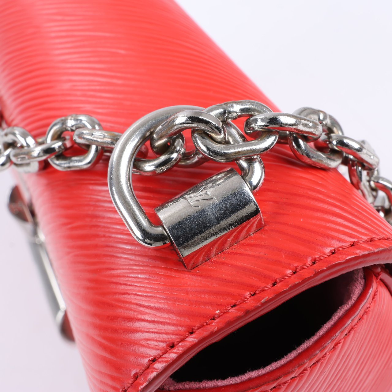 Louis Vuitton Epi Leather Twist Shoulder Bag MM in Red M50523 Rood