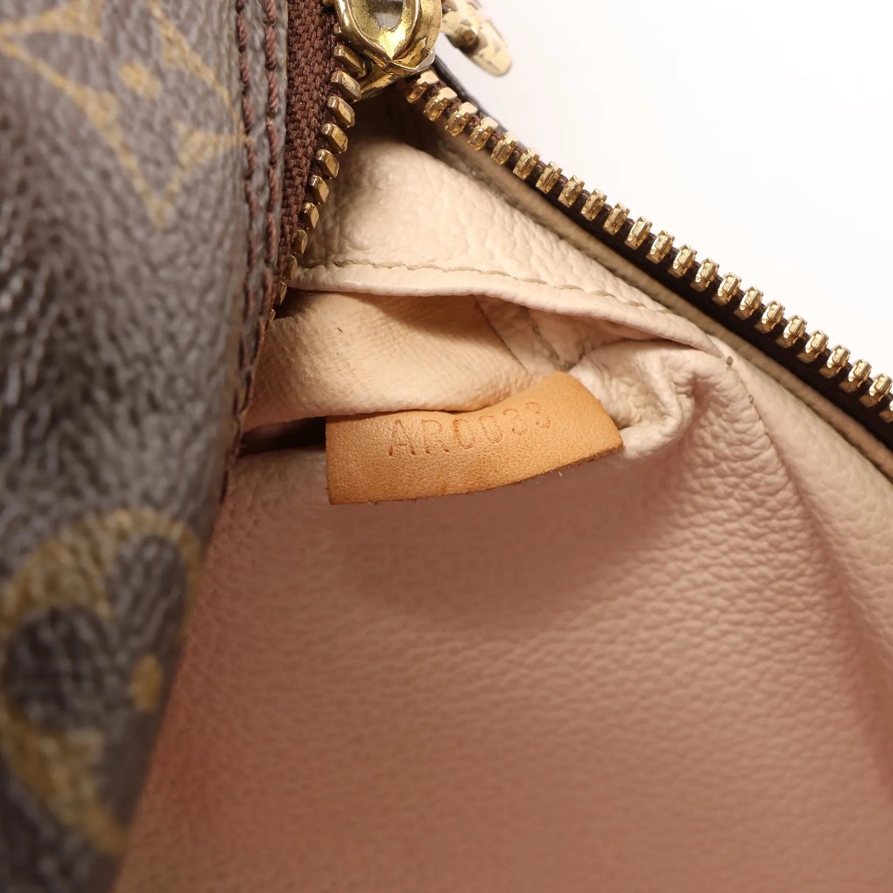 Louis Vuitton Spontini Monogram Canvas Handbag M47500 Bruin