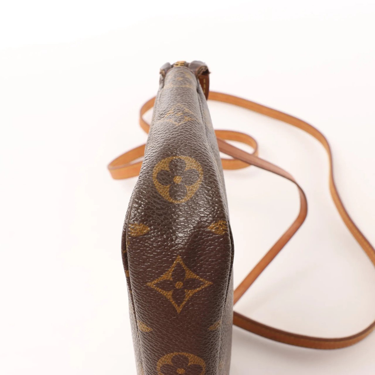 Louis Vuitton Louis Vuitton Pochette Accessoir Monogram Canvas Crossbody Bag in Brown M51980 Bruin