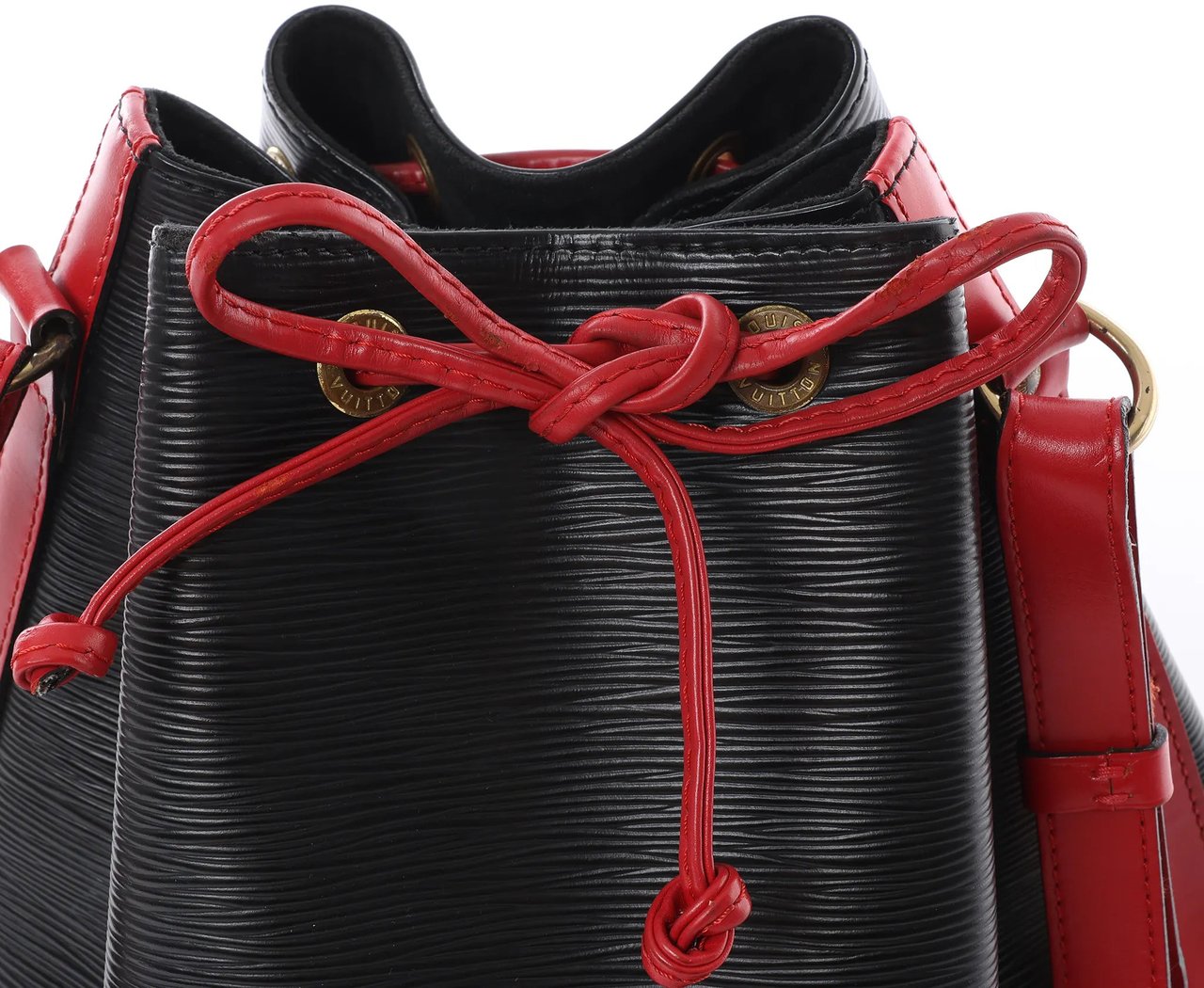 Louis Vuitton Noe Epi Leather Shoulder Bag in Black x Castilian Red M44017 Divers