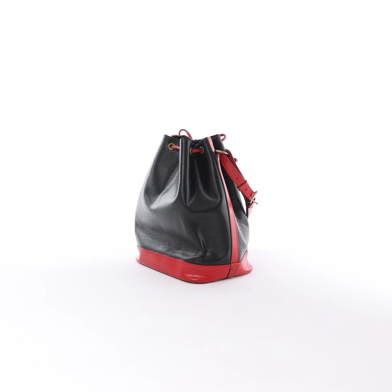 Louis Vuitton Noe Epi Leather Shoulder Bag in Black x Castilian Red M44017 Divers