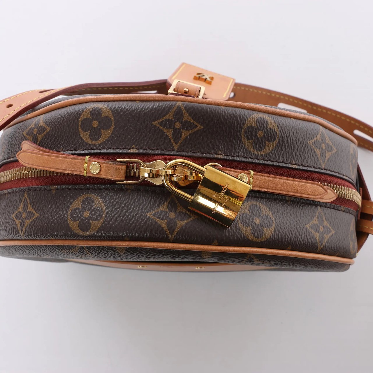 Louis Vuitton Boite Chapeau Souple MM Monogram Leather Crossbody Bag in Brown M52294 Bruin