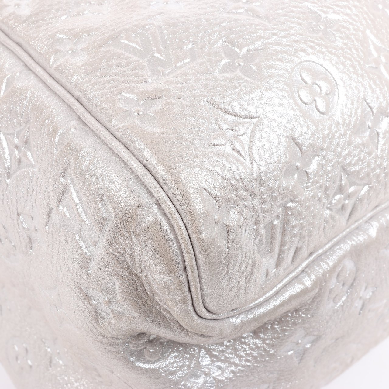 Louis Vuitton Comete Limited Edition Monogram Shoulder Bag in Shimmer Silver Zilver