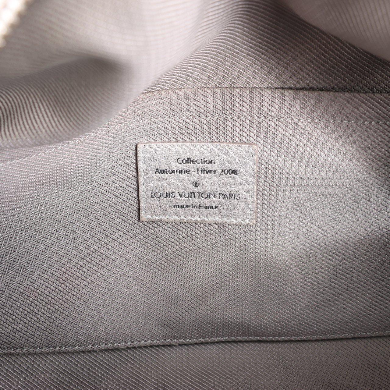 Louis Vuitton Comete Limited Edition Monogram Shoulder Bag in Shimmer Silver Zilver