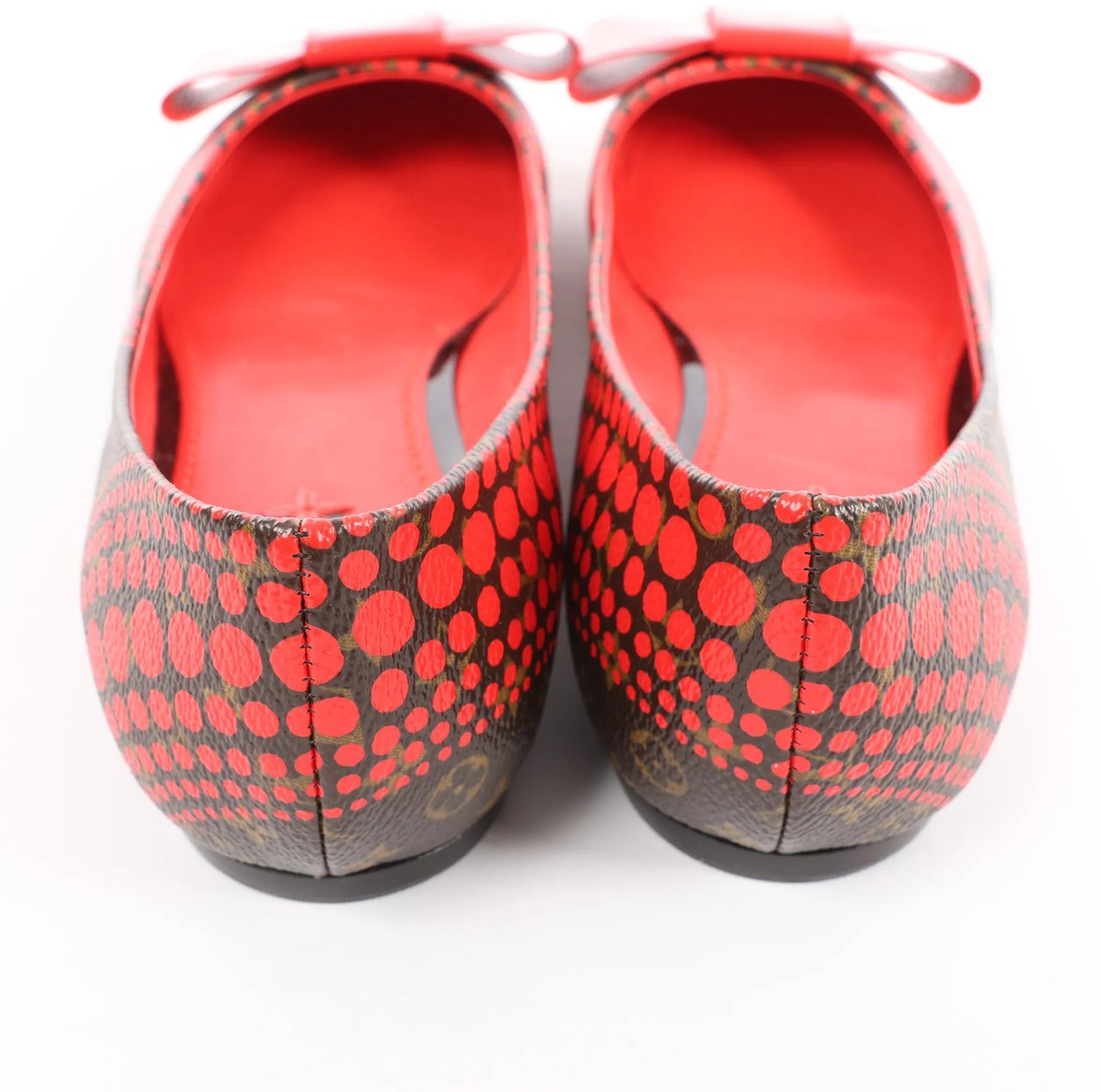Louis Vuitton Louis Vuitton x Yayoi Kusama Bow 12 years Leather Polka Dot Ballet Flats in Red x Black, Size 38.5 EU Rood