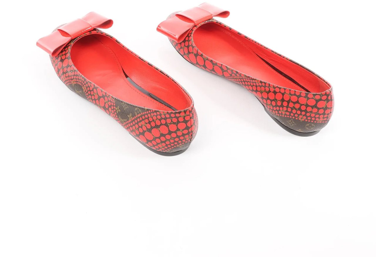 Louis Vuitton Louis Vuitton x Yayoi Kusama Bow 12 years Leather Polka Dot Ballet Flats in Red x Black, Size 38.5 EU Rood