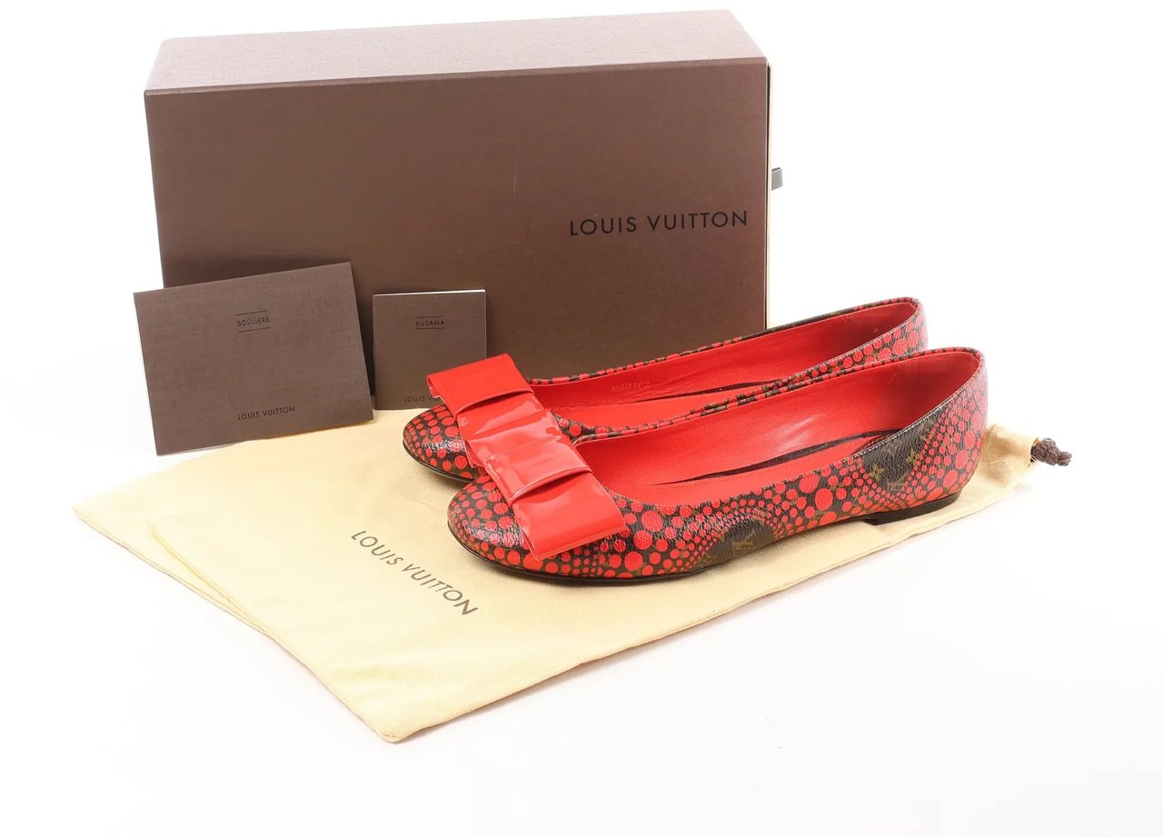 Louis Vuitton Louis Vuitton x Yayoi Kusama Bow 12 years Leather Polka Dot Ballet Flats in Red x Black, Size 38.5 EU Rood