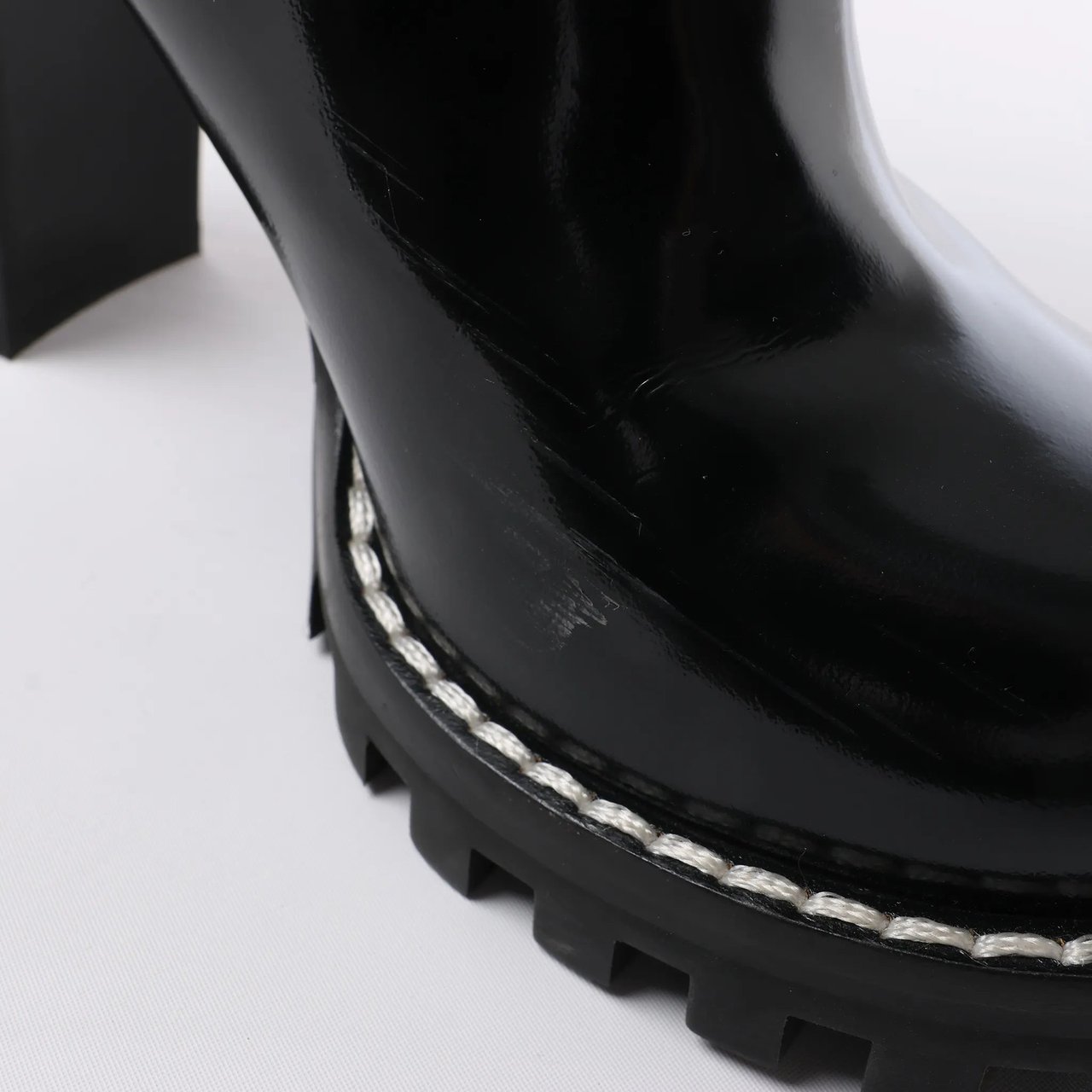 Louis Vuitton Louis Vuitton Star Trail Line 21 years Monogram Patent Leather Ankle Boots in Black MA0231, Size 38 EU Zwart
